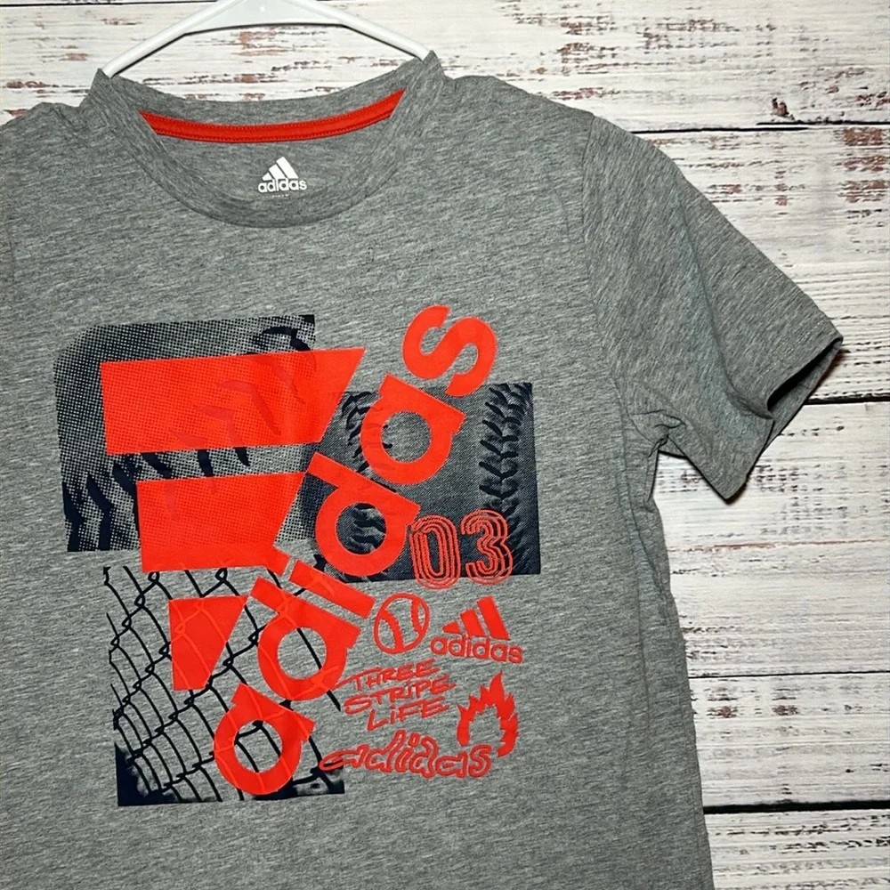 Adidas Boys Graphic Shirt Size Small/8 - Picture 3 of 11